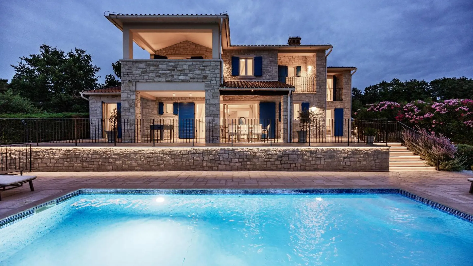 Villa Sterpazzi - Near Porec With Sea View, Private Jacuzzi, Sauna And Pool Višnjan Horvátország