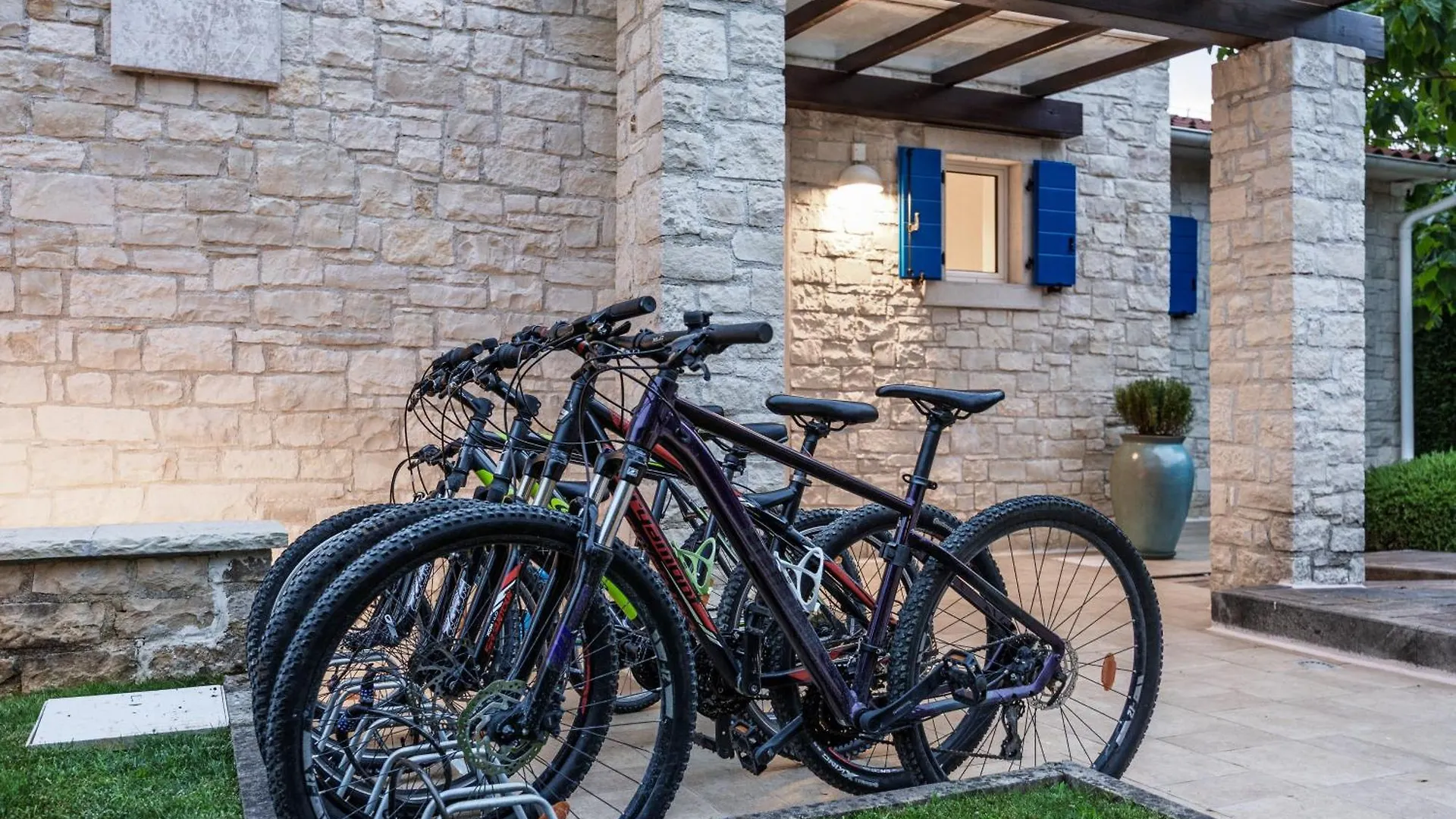 Villa Sterpazzi - Near Porec With Sea View, Private Jacuzzi, Sauna And Pool Višnjan
