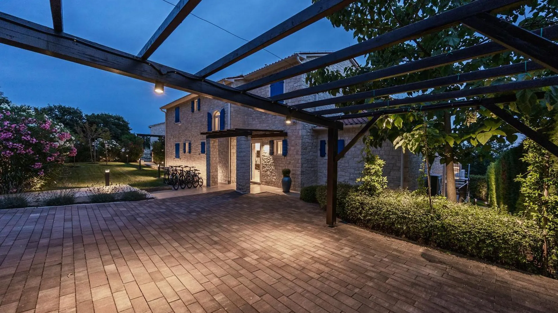 Villa Sterpazzi - Near Porec With Sea View, Private Jacuzzi, Sauna And Pool Višnjan