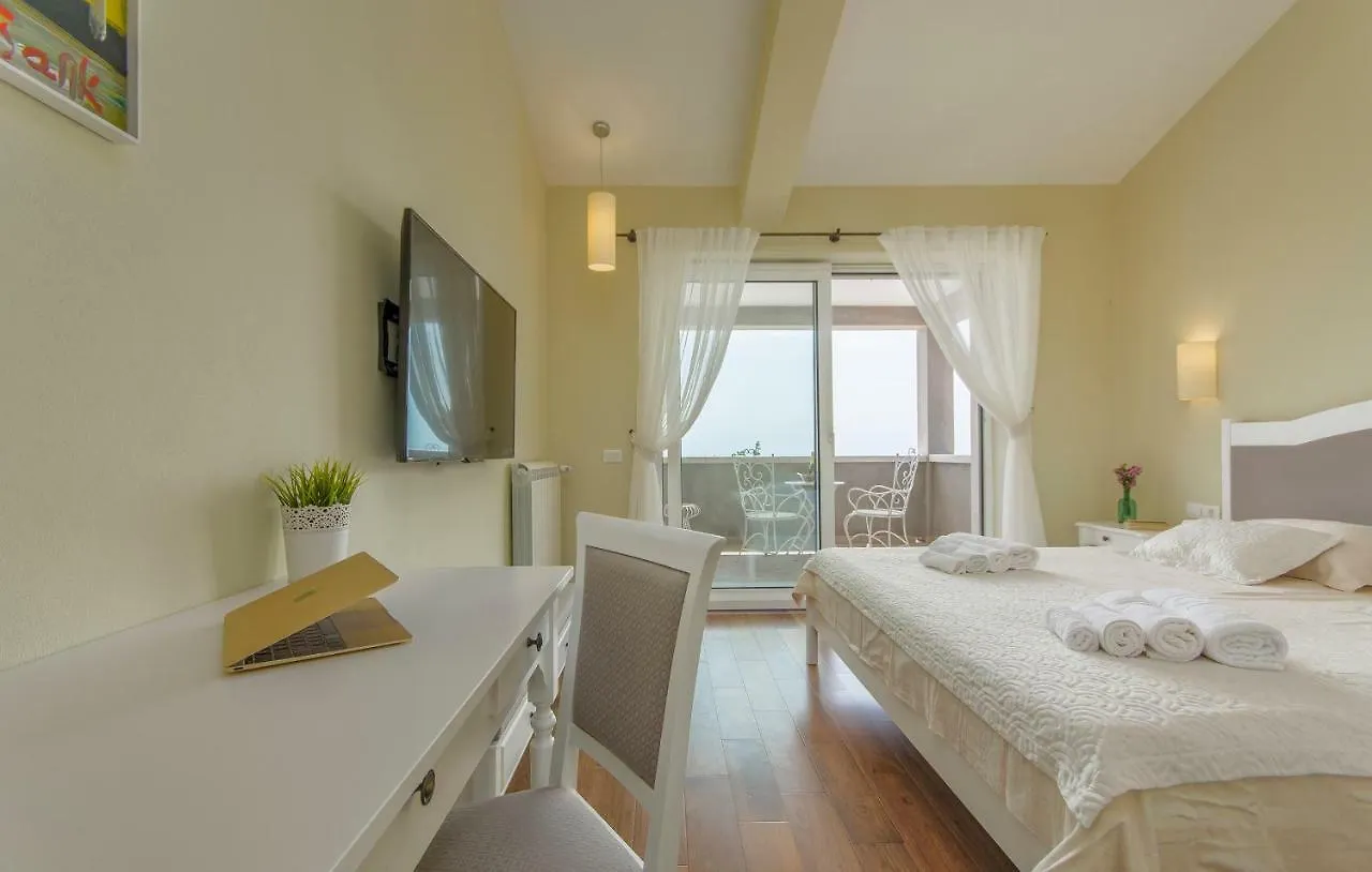 Villa Sterpazzi - Near Porec With Sea View, Private Jacuzzi, Sauna And Pool Višnjan