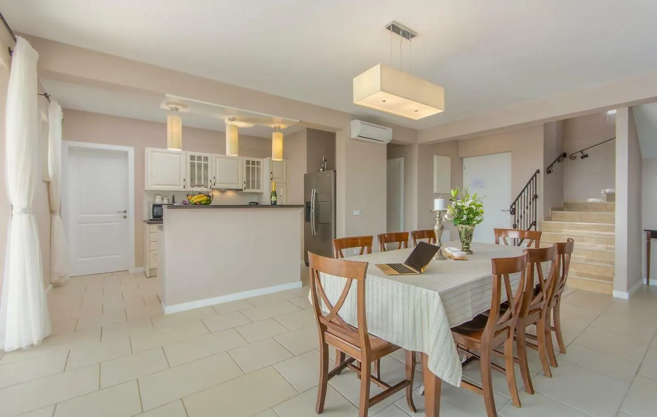 Villa Sterpazzi - Near Porec With Sea View, Private Jacuzzi, Sauna And Pool Višnjan