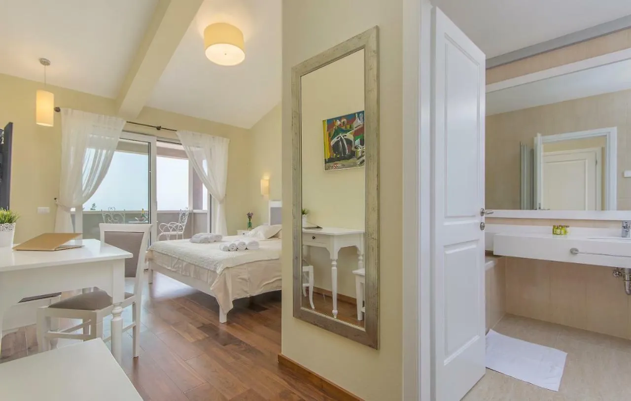 Villa Sterpazzi - Near Porec With Sea View, Private Jacuzzi, Sauna And Pool Višnjan