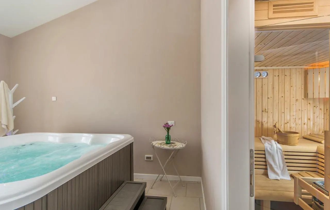 Villa Sterpazzi - Near Porec With Sea View, Private Jacuzzi, Sauna And Pool Višnjan