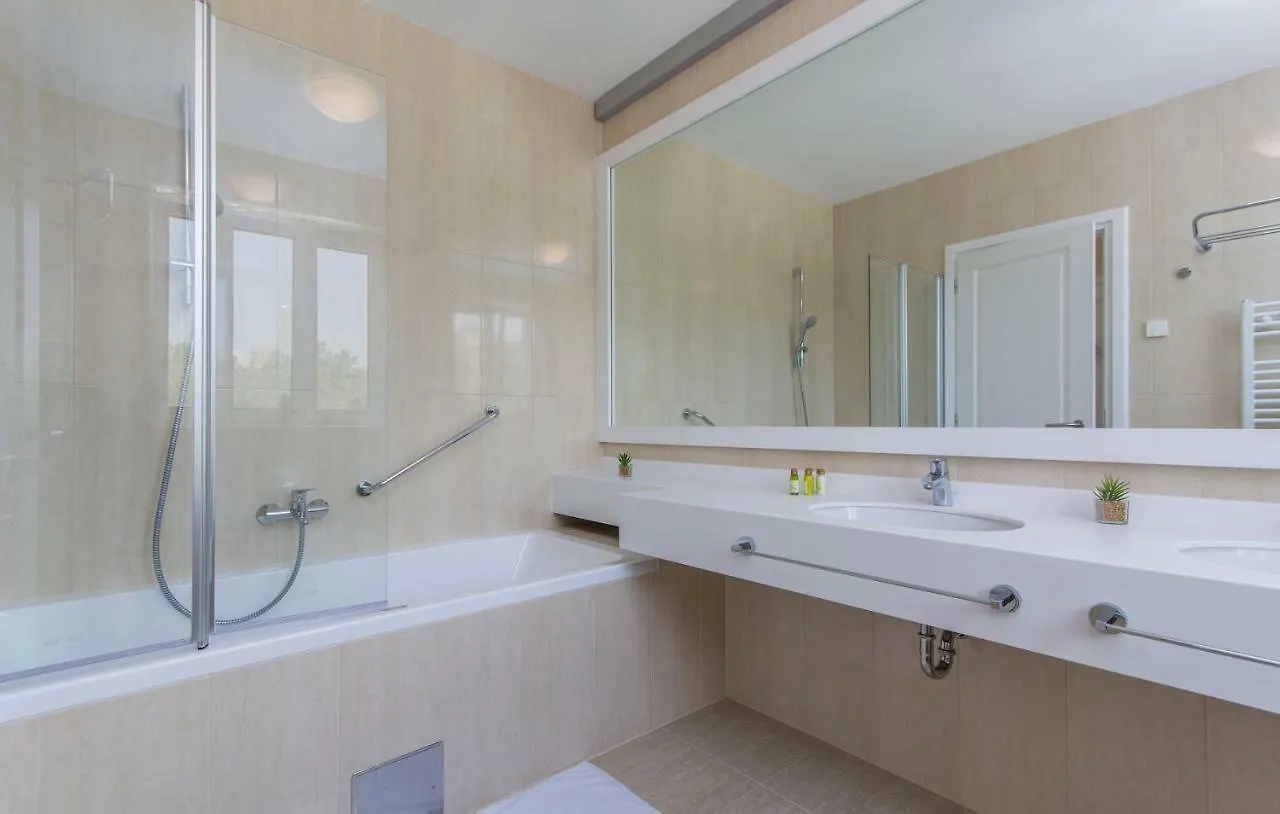 Villa Sterpazzi - Near Porec With Sea View, Private Jacuzzi, Sauna And Pool Višnjan Horvátország