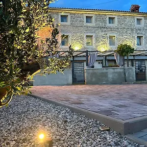 Vila Vega, Visnjan